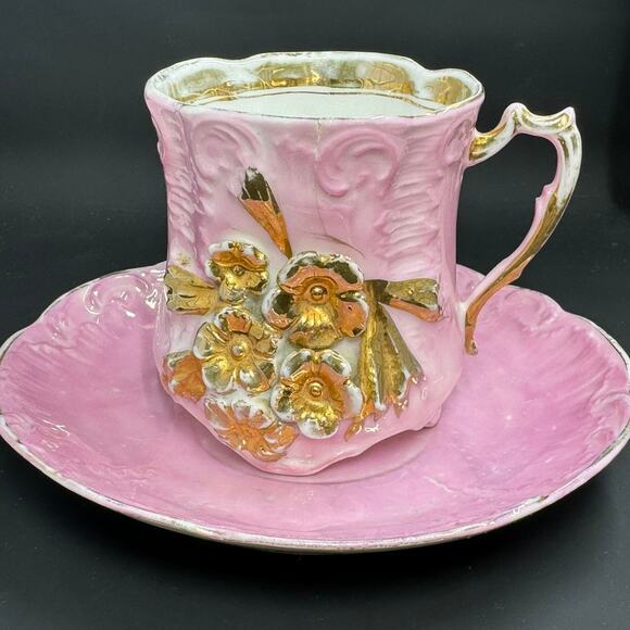 Tea‎ Cup and Saucer - Picture 1 of 10
